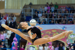 Российская гимнастка Александра Солдатова на Гран-при по художественной гимнастике 2016. Москва